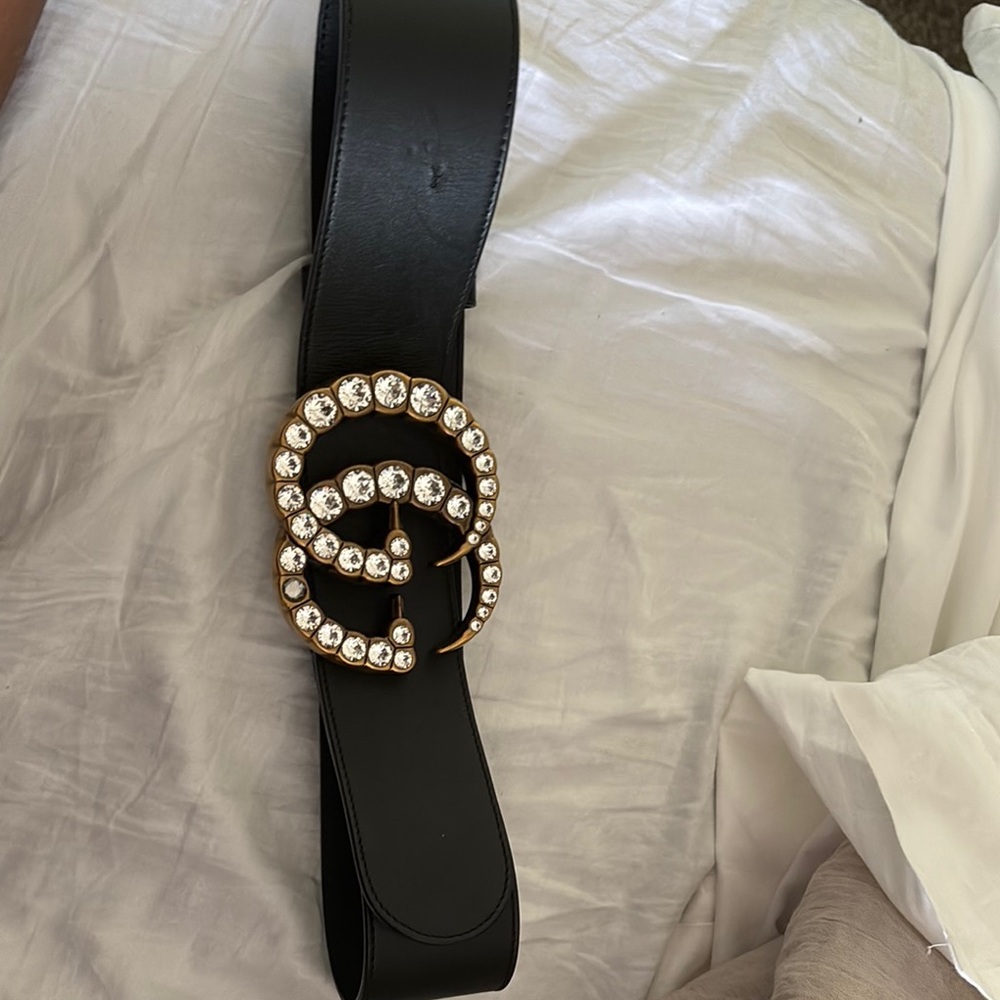 Gucci Black and Gold Belt with Elegant Design